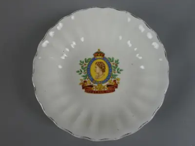 Herdenkingsschaaltje kroning Koningin Elizabeth II (1953) – kavel bij De Kringwinkel, Diest