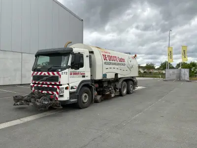 Volvo FM12 veegwagen – kavel bij Dome Auctions, Depot Deinze