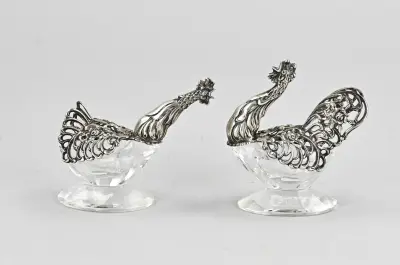 2 Specerijenvaatjes met zilver, Kip – kavel bij Twents Veilinghuis
