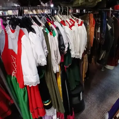 Ca. 71x Verkleedkleding Tirol thema – kavel bij Onlineveilingmeester, Drachten