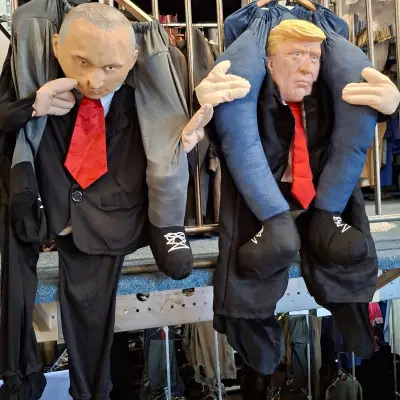 2x Verkleedpakken Vladimir Putin en Donald Trump – kavel bij Onlineveilingmeester, Drachten