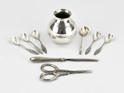 Lot zilver met o.a. een lepelvaasje – kavel bij Twents Veilinghuis