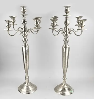 Set 5-armige kandelaren, H 98 cm – kavel bij Twents Veilinghuis