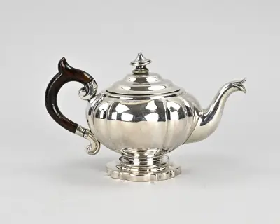 Zilveren theepot – kavel bij Twents Veilinghuis