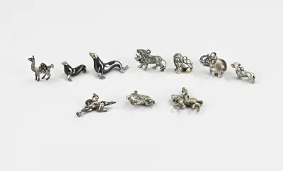 Lot zilveren miniaturen/hangers – kavel bij Twents Veilinghuis