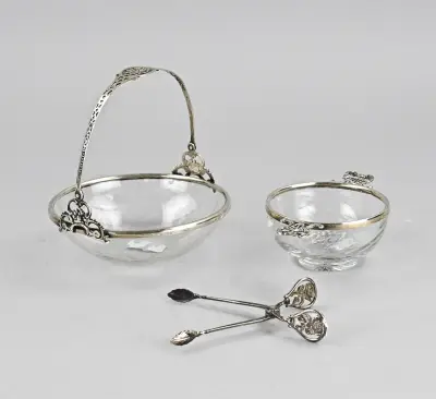 2 Kristallen schaaltjes met zilver en tang – kavel bij Twents Veilinghuis