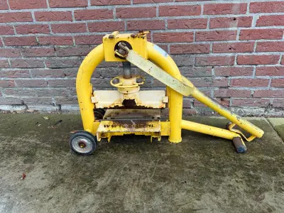 Orit stenenknipper – kavel bij HNVI, Valkenswaard