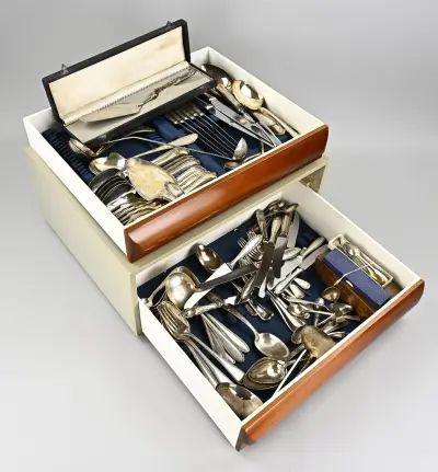 Plated bestek cassette Gero en restbestek – kavel bij Twents Veilinghuis