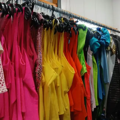 Ca. 115x Punk rock neon 80 jaren kleding – kavel bij Onlineveilingmeester, Drachten