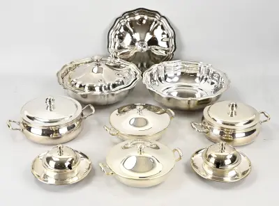 8 Plated serveerschalen – kavel bij Twents Veilinghuis