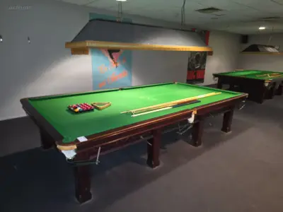 12 ft Klassieke houten snookertafel BCE – kavel bij Auctim, Leuven
