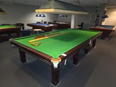 12 ft Klassieke houten snookertafel BCE – kavel bij Auctim, Leuven