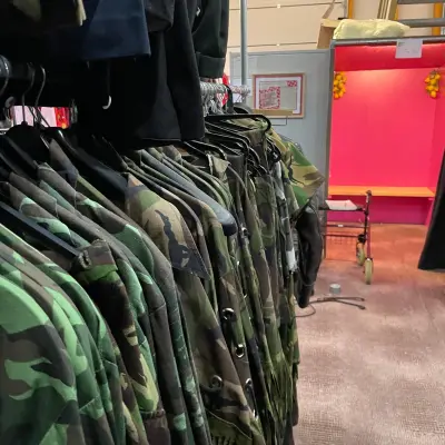 Leger kleding feest versie – kavel bij Onlineveilingmeester, Drachten