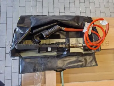 1 Hydraulik-Handpumpe mit kleiner Schere (Pedalschneider) Hurst Jaws of Life – kavel bij Zoll-Auktion, Rudolstadt