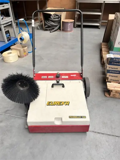 Veegmachine Eureka Picobello 100 – kavel bij Hammertime, Tools Auction Antwerp