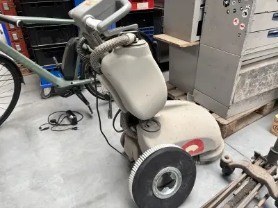 Schrobzuigmachine Comac – kavel bij Hammertime, Tools Auction Antwerp