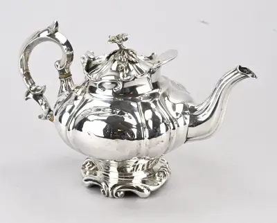 Zilveren theepot – kavel bij Twents Veilinghuis