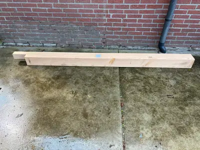 2 Douglas palen 14 x 14 cm, 245 cm – kavel bij HNVI, Valkenswaard