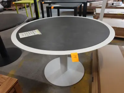 Outdoor/indoor tafel Liyo – kavel bij Openbare Verkopen, Wakken
