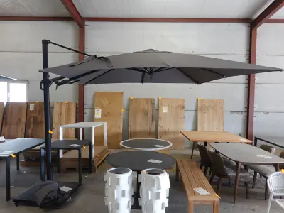 Parasol Jardinico + voet – kavel bij Openbare Verkopen, Wakken