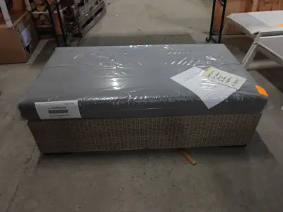 Wicker outdoor poef Diphano – kavel bij Openbare Verkopen, Wakken