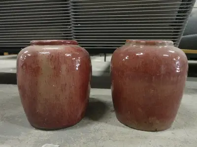 2x Terracotta vaas – kavel bij Openbare Verkopen, Wakken