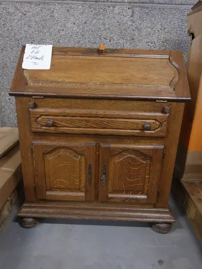 Eiken secretaire – kavel bij Openbare Verkopen, Wakken