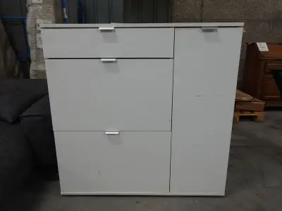 Houten schoenenkast – kavel bij Openbare Verkopen, Wakken