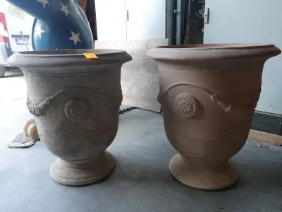 2x Franse terracotta d'Anduze vazen – kavel bij Openbare Verkopen, Wakken