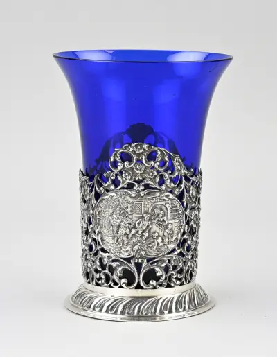 Zilveren vaas met blauw glas – kavel bij Twents Veilinghuis