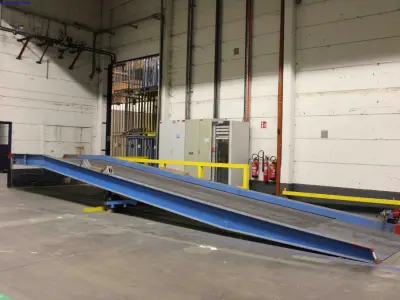 Mobile Loading ramp (later release) TVH MOSFET HYDRO HP THERM V.BR 400 – kavel bij NetBid, Sint Baafs Vijve