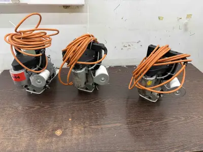 3 Portable electric sewing machines Newlong Industrial Co. Ltd. NP-7A – kavel bij NetBid, Sint Baafs Vijve