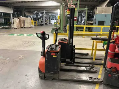 2 Battery-electric pallet stacker trucks BT Staxio; Levio LWE200 – kavel bij NetBid, Sint Baafs Vijve