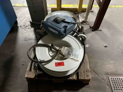 3 Compressed-air hose reels Nederman – kavel bij NetBid, Sint Baafs Vijve