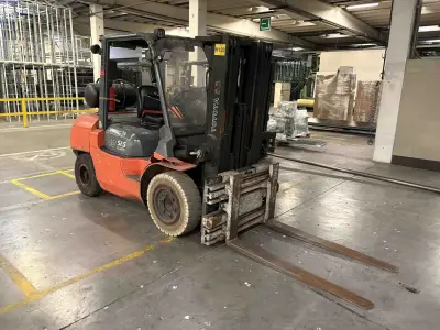 Counterbalance Fork Lift Truck Toyota 02-7FG35 – kavel bij NetBid, Sint Baafs Vijve
