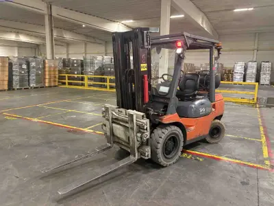 Counter Balance Fork Lift Truck Toyota 02-7FGF30 – kavel bij NetBid, Sint Baafs Vijve