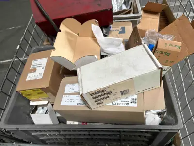 1 Set Electrical spares / components – kavel bij NetBid, Roterijstraat 205-8793 Waregem