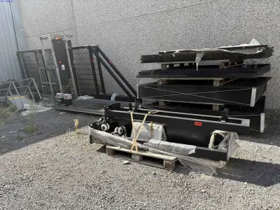 Automated sliding security gate and perimeter fencing Wisniowski – kavel bij NetBid, Roterijstraat 205-8793 Waregem