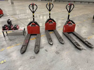3 Battery electric pallet trucks EP Equipment EP12 Series – kavel bij NetBid, Roterijstraat 205-8793 Waregem