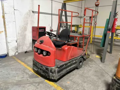 Ride-on battery electric tow tractor Linde Material Handling P60 – kavel bij NetBid, Roterijstraat 205-8793 Waregem