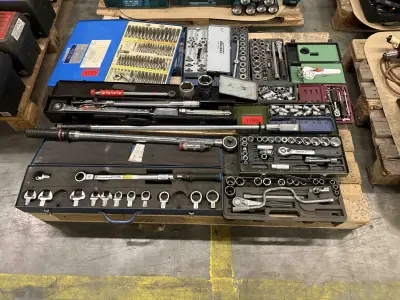 1 Set Engineering hand tools – kavel bij NetBid, Roterijstraat 205-8793 Waregem
