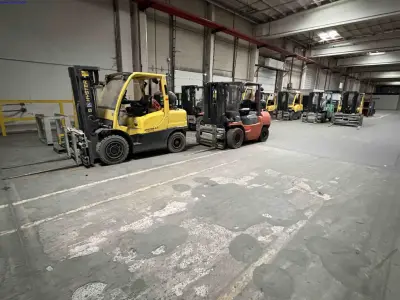 1 Set Faulty non starting forklift trucks – kavel bij NetBid, Roterijstraat 205-8793 Waregem