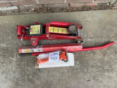 Garagekrik auto-accessoires – kavel bij HNVI, Valkenswaard