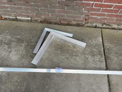 Aluminium daktrim en 2 hoekprofielen – kavel bij HNVI, Valkenswaard