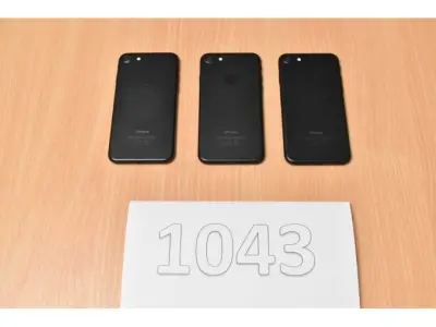 1 Apple iPhone 7 schwarz 32 GB – kavel bij Zoll-Auktion, Lage