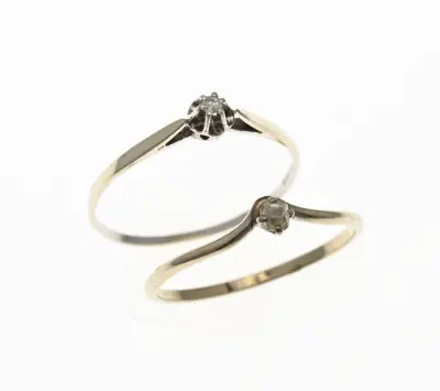 2 Witgouden ringen met diamant – kavel bij Twents Veilinghuis