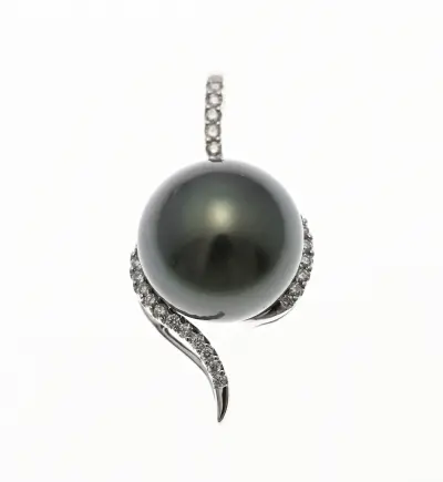 Witgouden hanger met zwarte parel en diamant – kavel bij Twents Veilinghuis