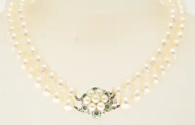 Collier met parels en een witgouden slot – kavel bij Twents Veilinghuis