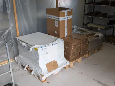 3x Pallet met verpakkingsdozen – kavel bij Onlineveilingmeester, Groningen