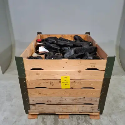 Ca. 85x Paar diverse schoenen – kavel bij Domeinen Roerende Zaken, Groningen